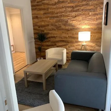 F5 Entier, Chaleureux Avec Balcon, 30min De Paris Appartamento
