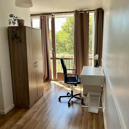 F5 Entier, Chaleureux Avec Balcon, 30min De Paris Appartamento